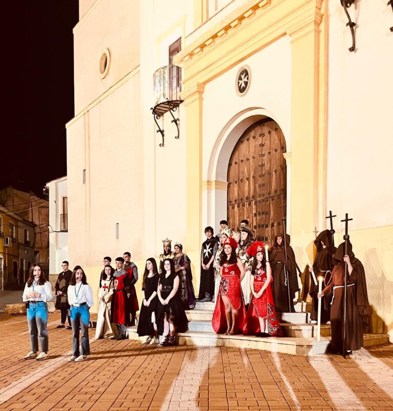 Puede ser una imagen de 11 personas, acordeón y Piazza di Spagna